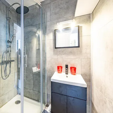 Moderne Et Confortable Au Pied Du Telesiege - Fr-1-807-110 아파트